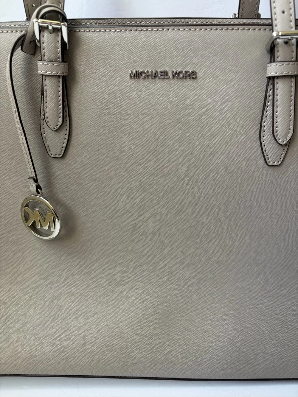 Michael Kors Voyager Medium/Large Saffiano Leather Tote in Pearl Grey